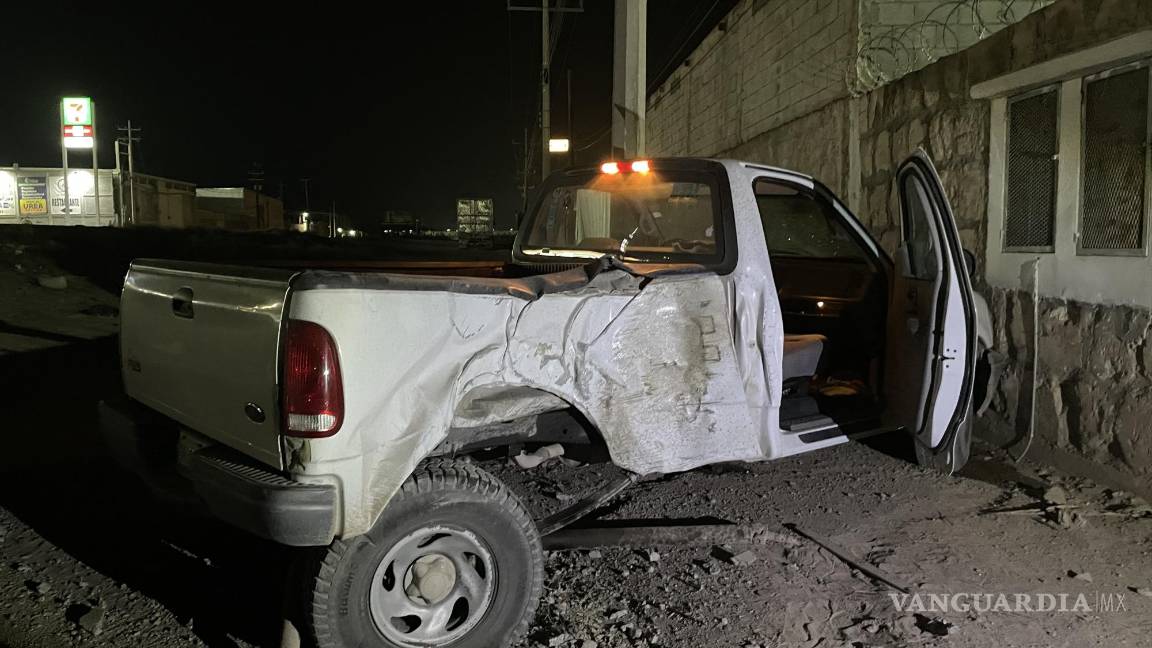 Choca en Ramos Arizpe y amigos la salvan; abandonan vehículo antes de que ‘los cachen’