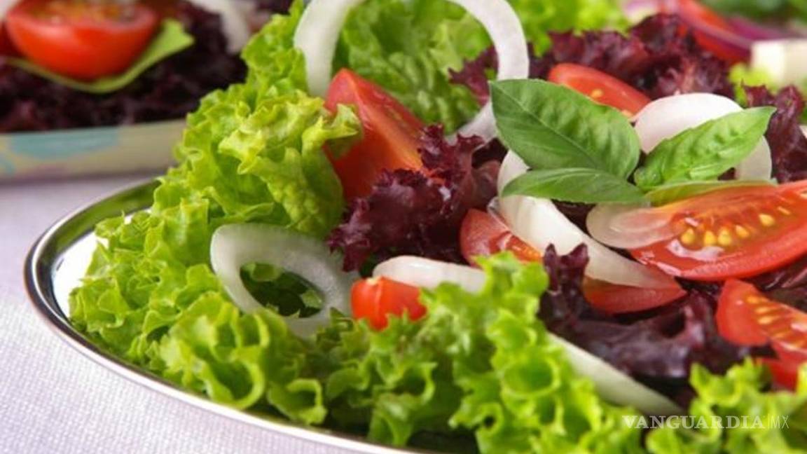 ¿Fan de las ensaladas? Estos son los ingredientes secretos que le ponen en tus restaurantes favoritos
