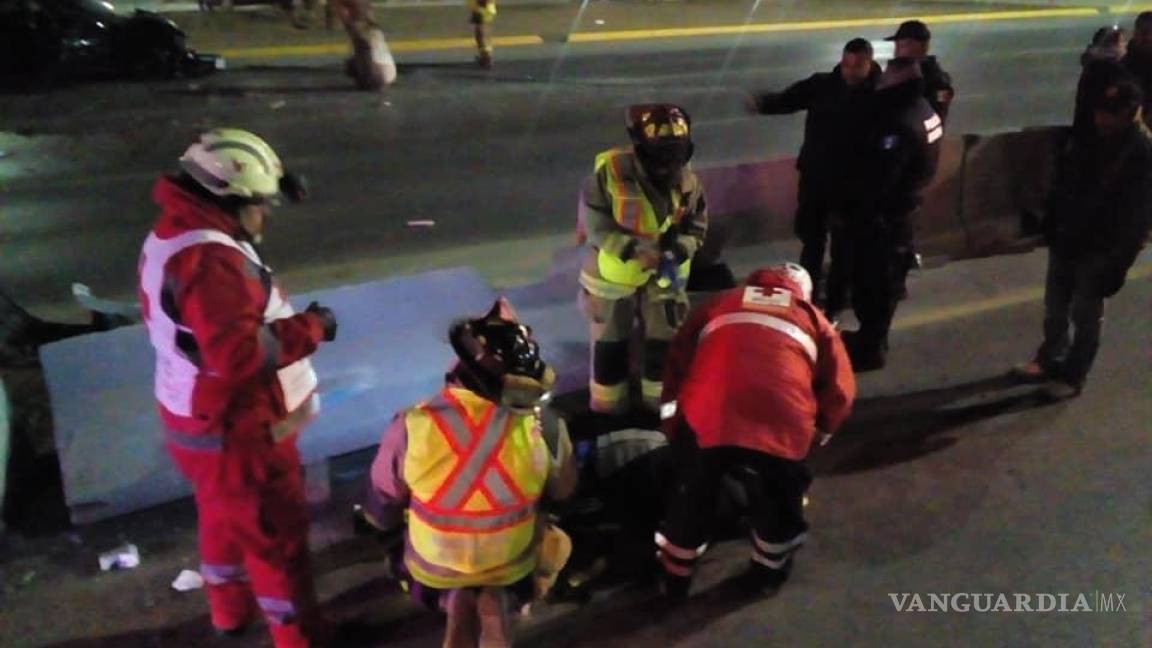 $!Impacta ballenas en bulevar de Saltillo; se resguarda y carambola le arranca la pierna