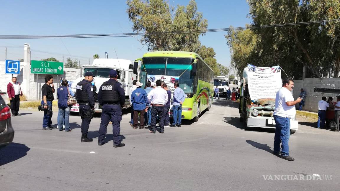 Transportistas causan caos en el periférico López Sánchez de Torreón