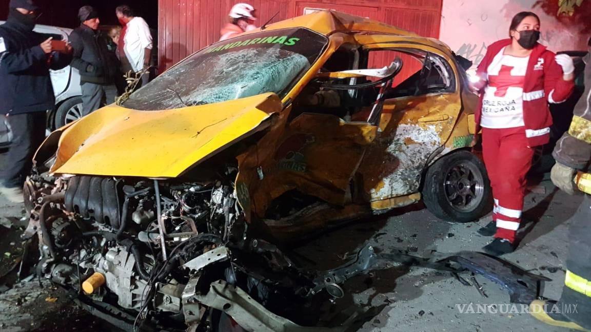 En Torreón, ebrio conductor mata a taxista y a pasajera