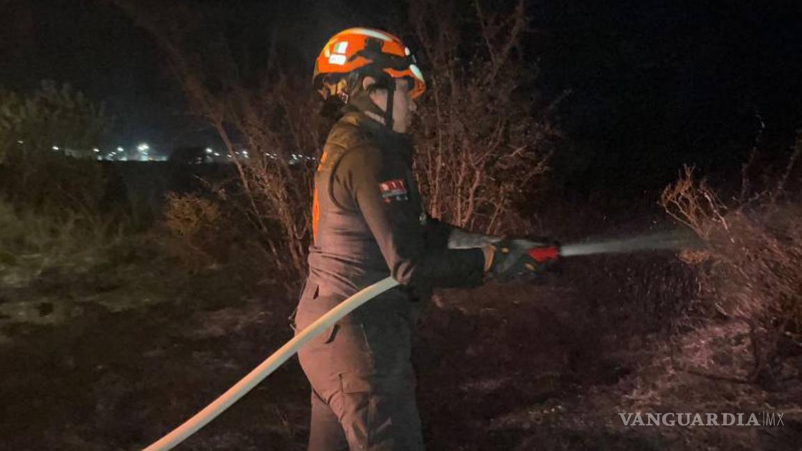 $!Bomberos del estado de Nuevo León contienden incendio