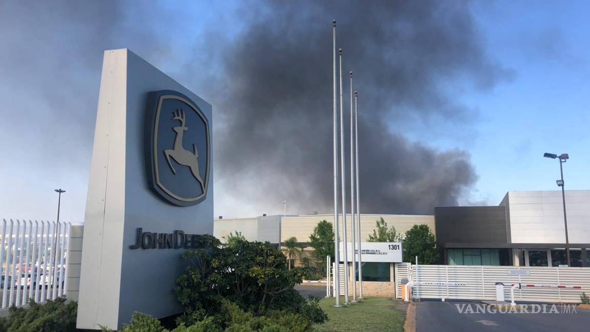 Se registra fuerte incendio en parque industrial en Ramos Arizpe