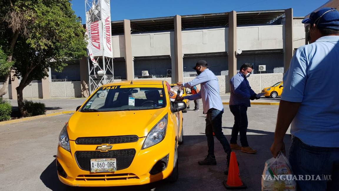 Arrancó el reparto de apoyo alimentario a los choferes de taxis en Torreón