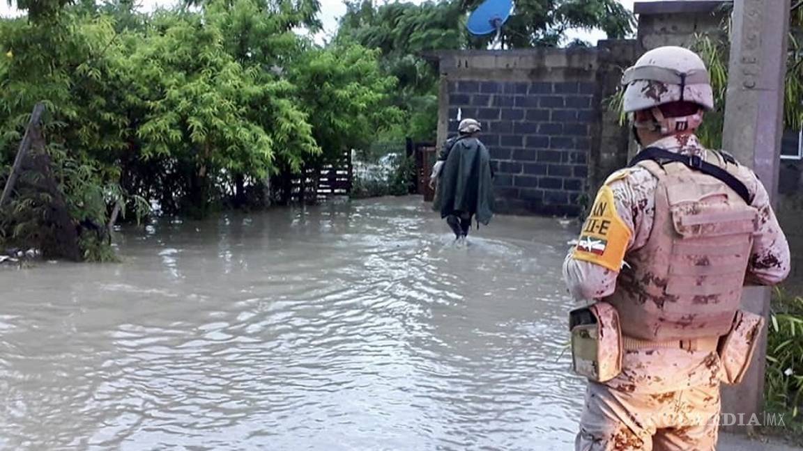 $!Caos vial en Acuña por tormenta; reportan acumulamiento de agua en varios sectores de la ciudad