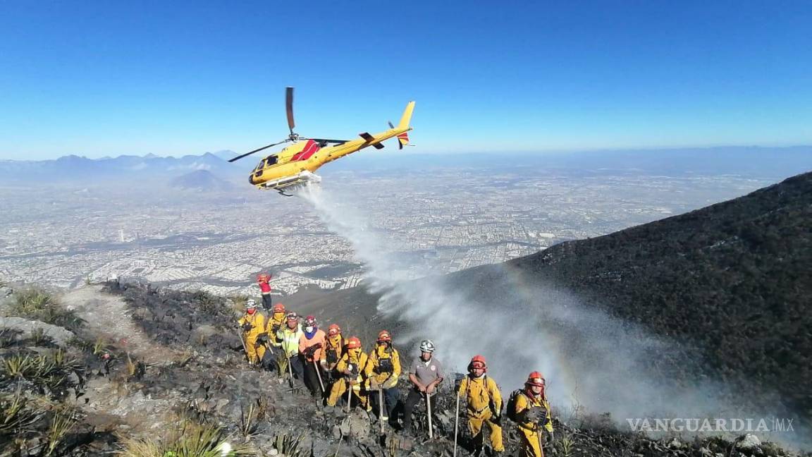 Sofocan incendio en el Cerro de la Silla de Monterrey