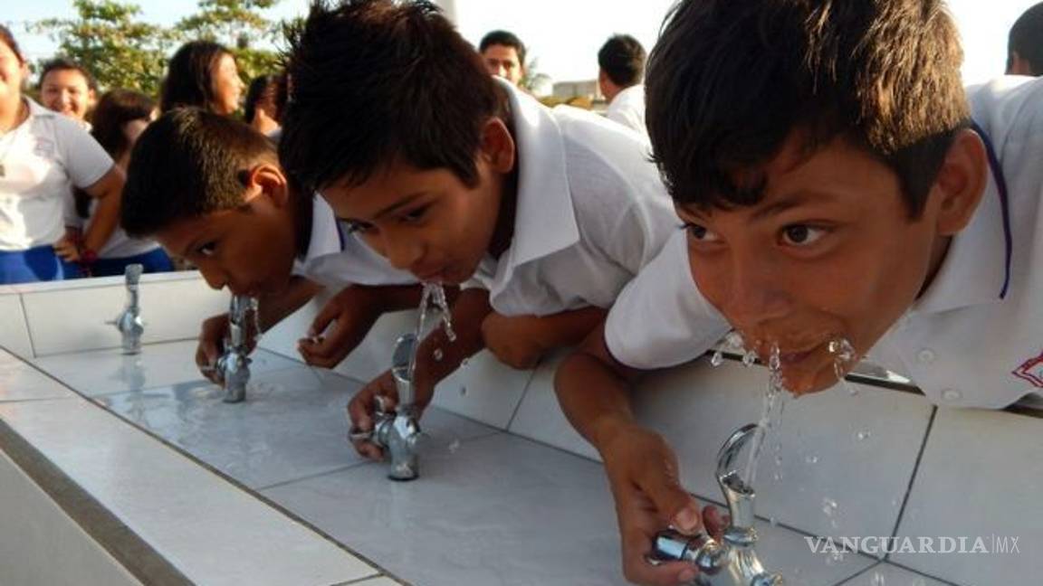$!¿Y los bebederos escolares que prometió Peña?, siguen con irregularidades y lejos de la meta