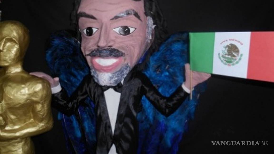 $!Aparecen piñatas de 'El Chapo' y Kate del Castillo