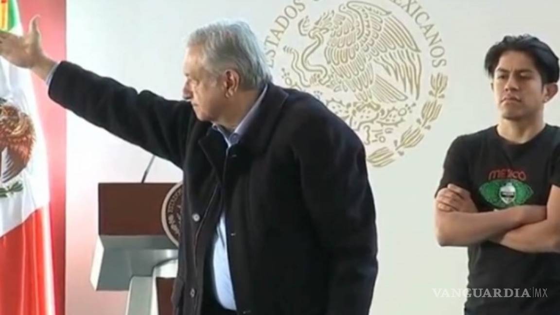 AMLO hace entrega de tarjetas de programas sociales en Puebla