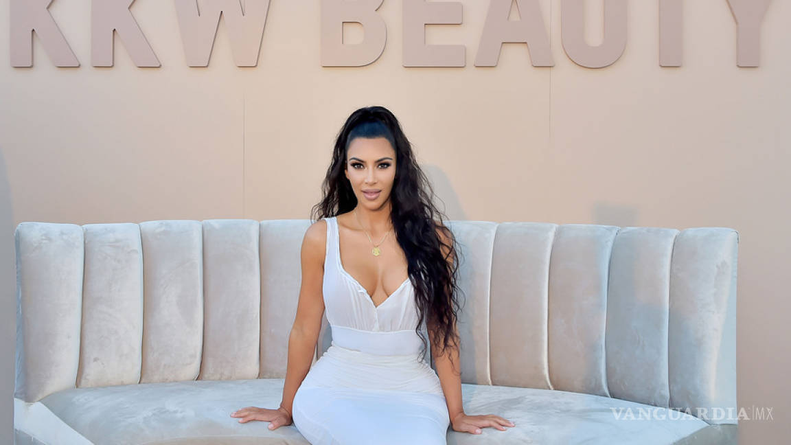 Kim Kardashian lanza perfume y vende 14 millones de dólares en 3 horas