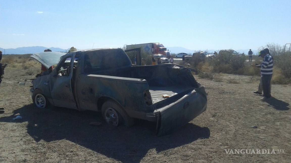 Volcadura en carretera Torreón – Saltillo deja dos muertos