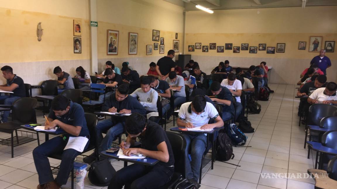 $!De cada 100 alumnos que ingresan a Primaria en Coahuila, sólo 49 logran concluir una carrera profesional