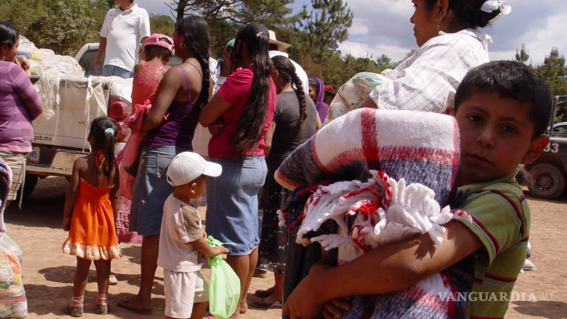 Desplazados por la violencia en Guerrero, sin agua ni comida