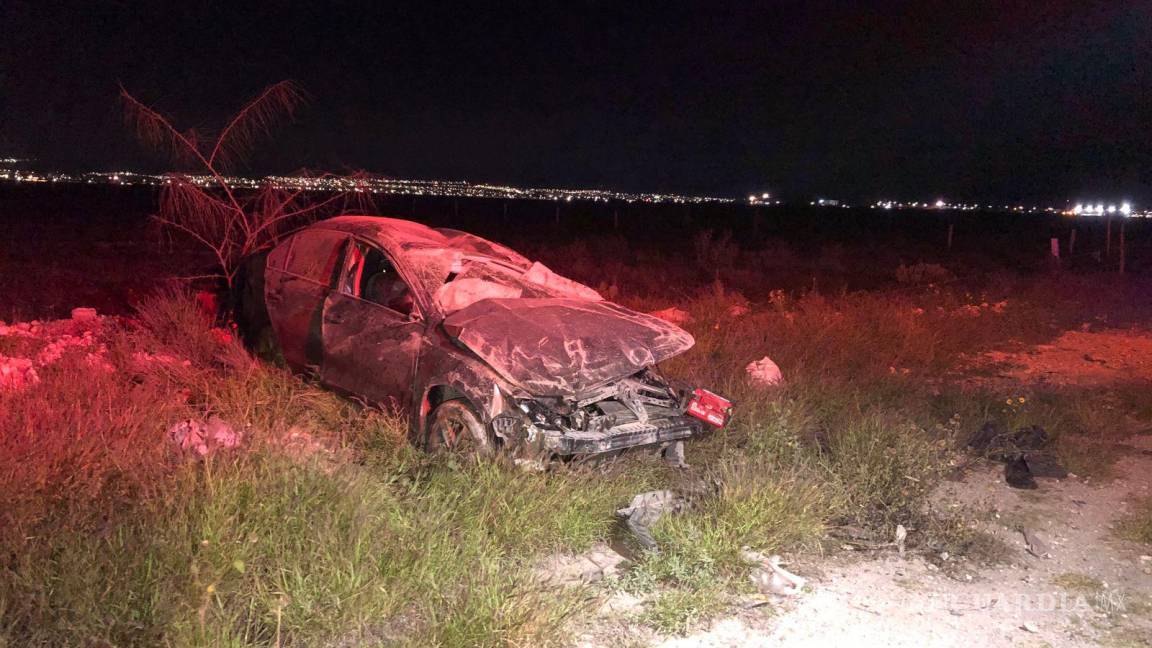 Joven conductor termina lesionado tras explotarle un neumático y volcar, en el Libramiento OFT