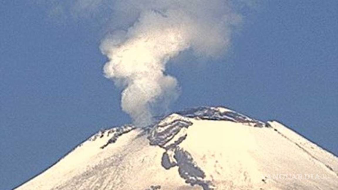 $!Se detectan dos explosiones y 62 fumarolas del Popocatépetl