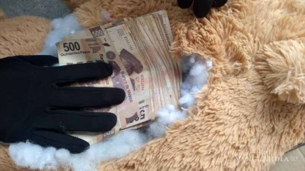 $!Aseguran osito de peluche que escondía 200 mil pesos