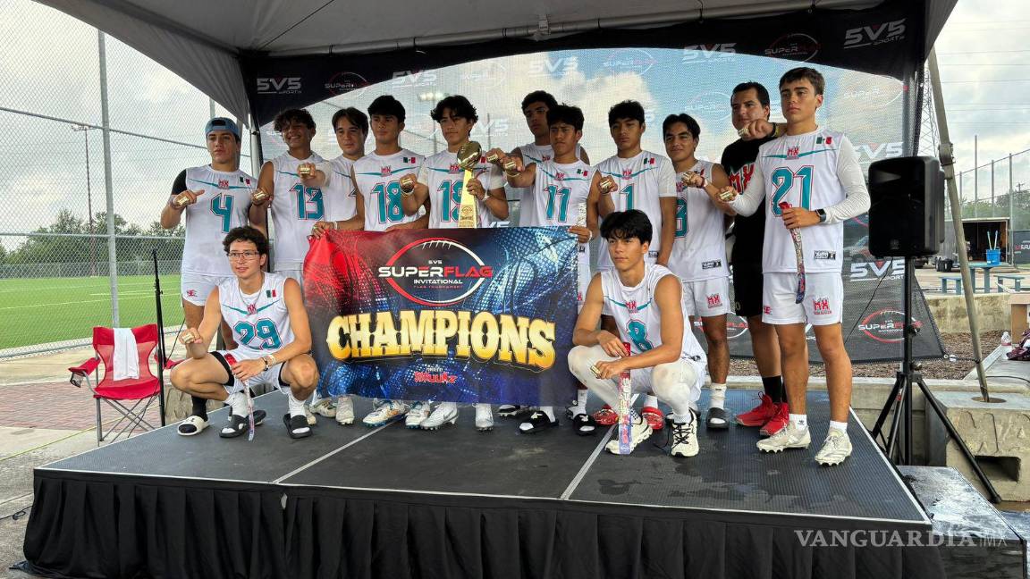 $!El equipo U18 celebra su victoria colectiva, dejando en alto el nombre de Coahuila y México en el torneo internacional.