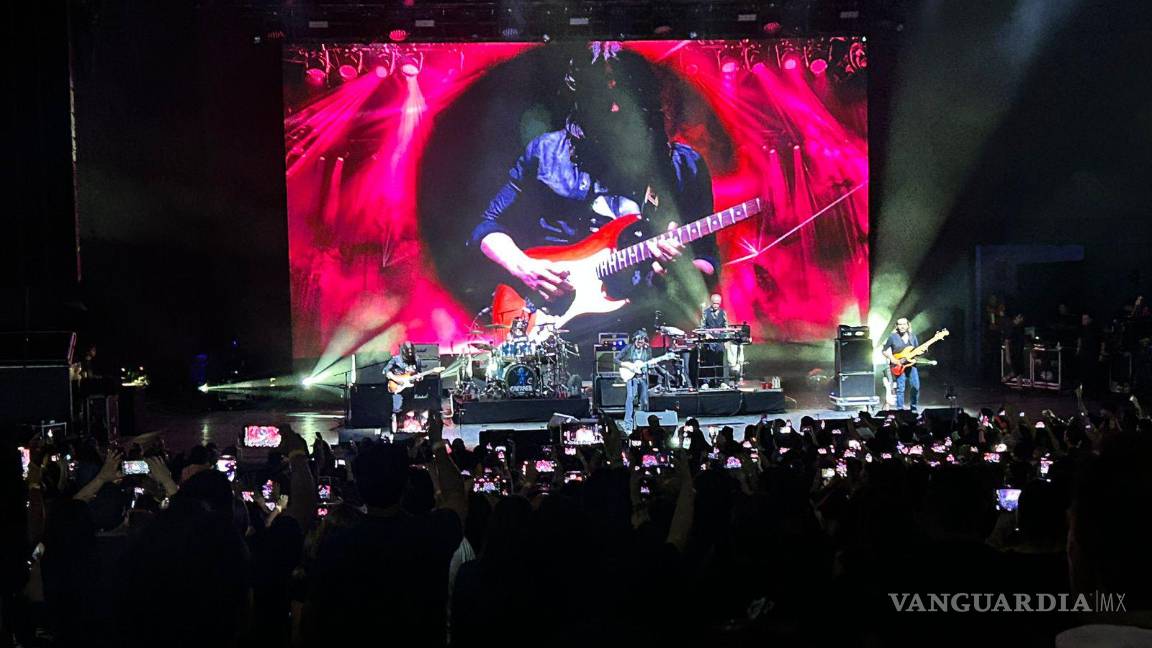 $!La agrupación no dejó convivir e interactuar con sus fanáticos.