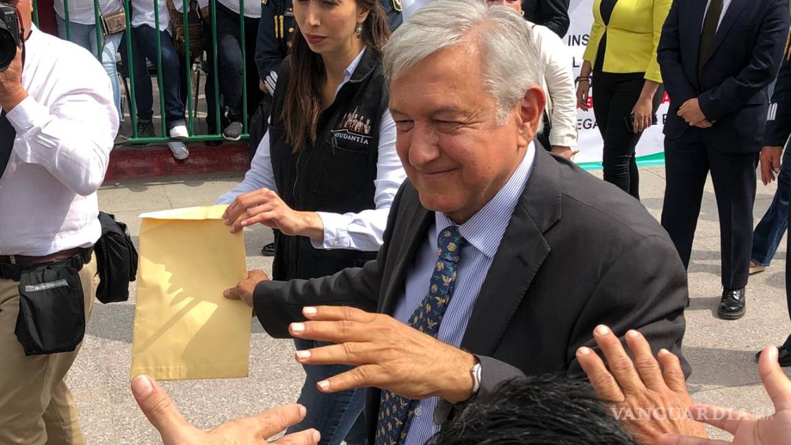 $!Los clamores a AMLO en Piedras Negras: Búsqueda de desaparecidos, revés a Reforma Energética e irregularidades en el ISSSTE