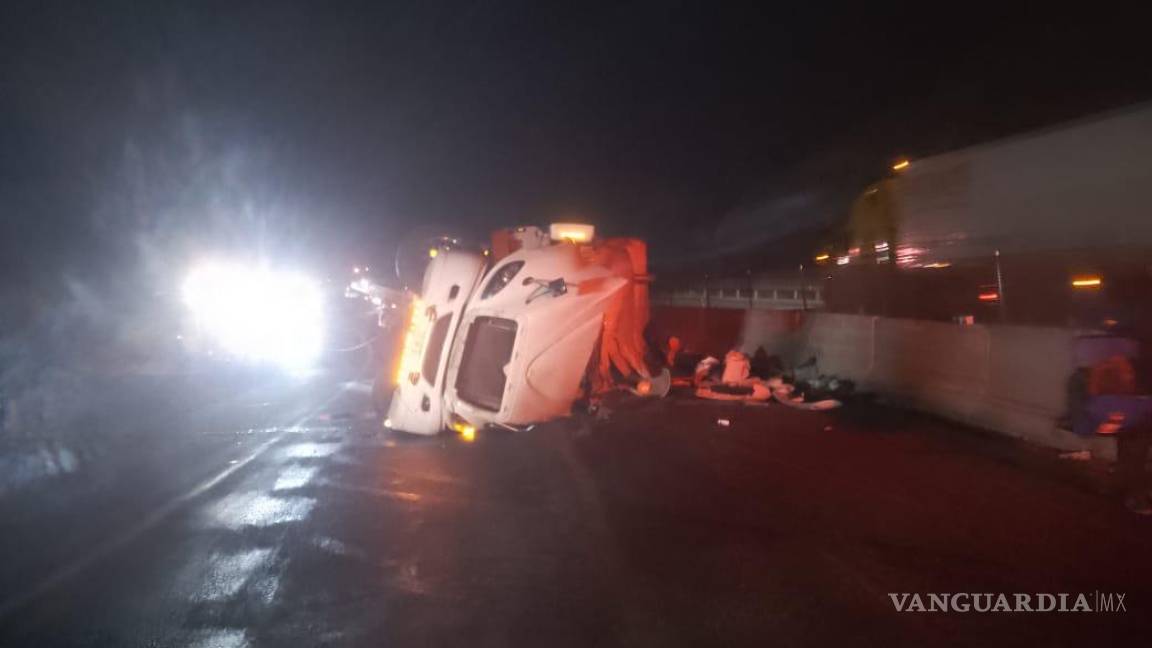 Volcadura en Los Chorros bloquea la carretera por más de siete horas