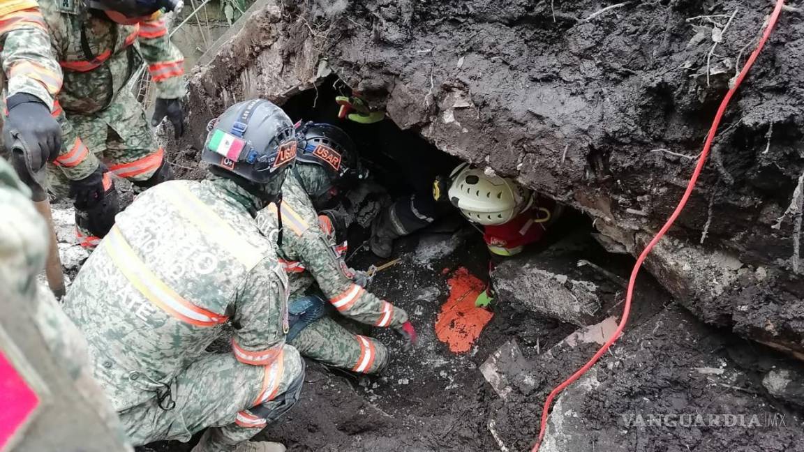 Suman 4 víctimas tras desgajamiento de cerro en Jilotzingo, Edomex; rescatan 3 cuerpos más