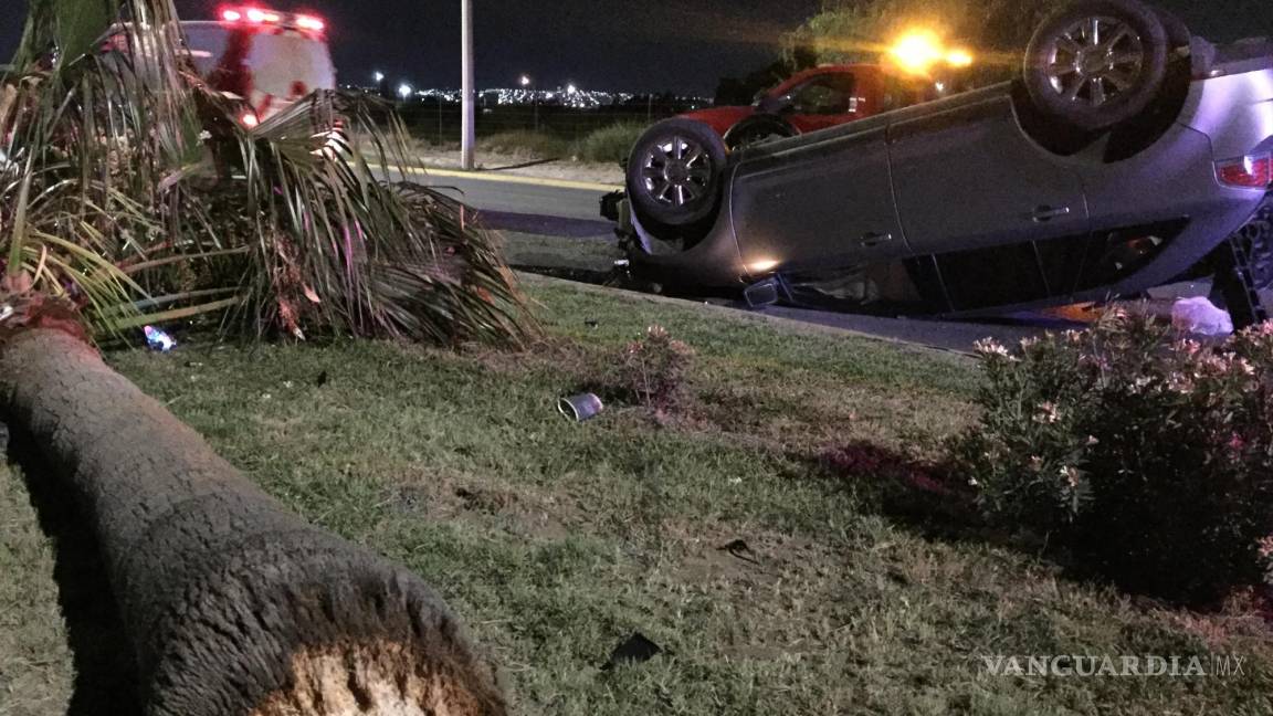 Conductor alcoholizado vuelca y derriba palmera sobre Luis Donaldo Colosio en Saltillo