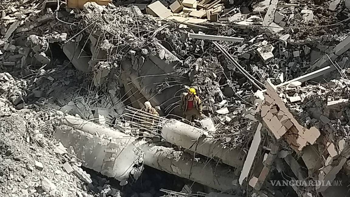 $!Derrumbe en casas de Monterrey deja una persona muerta, otra herida y una desaparecida