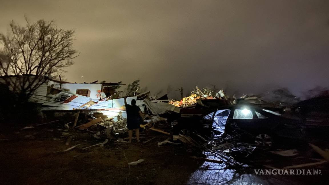 Tornado azotó Fultondale, Alabama, dejó al menos un muerto y cinco heridos