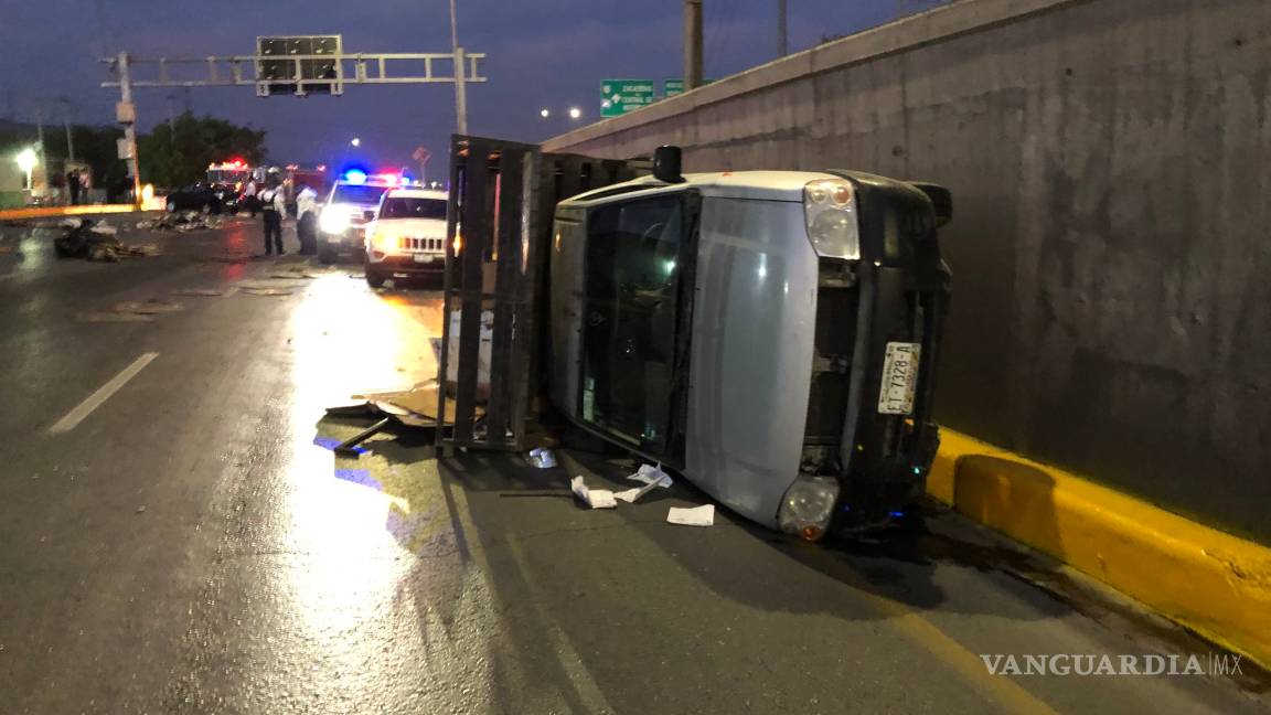 $!Carambola trastoca vialidad en periférico, participan al menos 7 vehículos