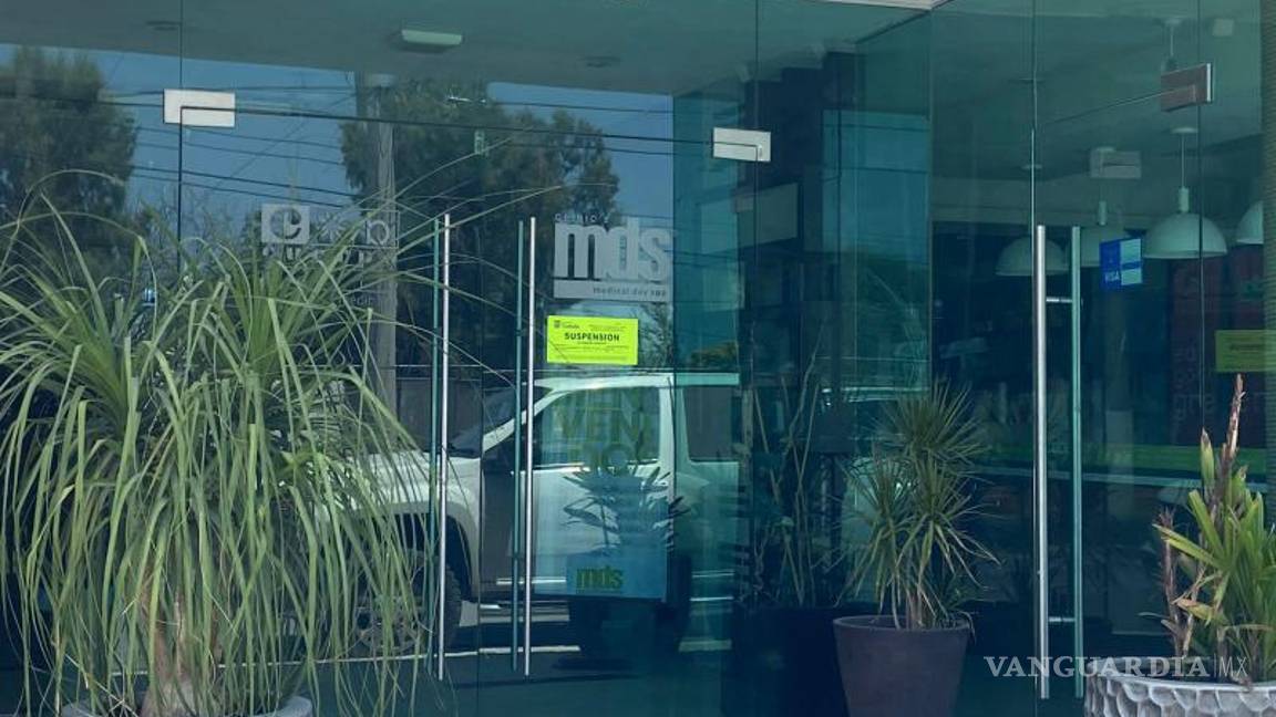 $!Los sellos se mantendrán en tanto no se solventen los señalamientos a la clínica.
