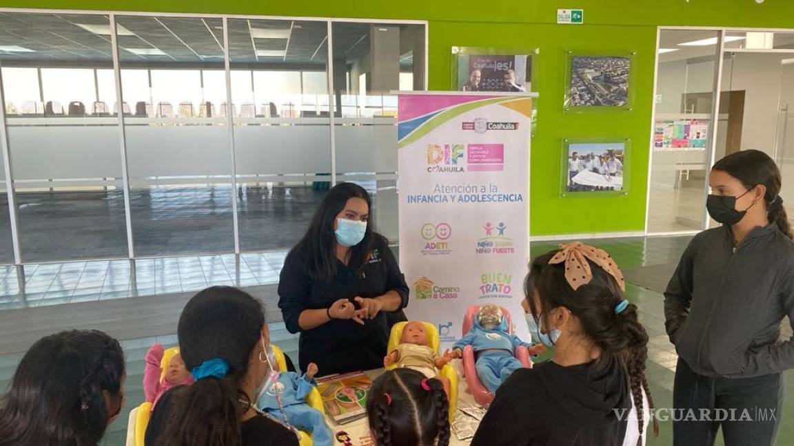 Llevan brigada de salud y servicios a jóvenes en Coahuila