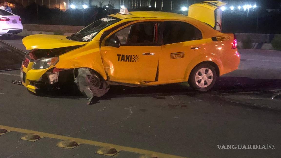 Vuelca taxista en aparente estado de ebriedad, al sur de Saltillo