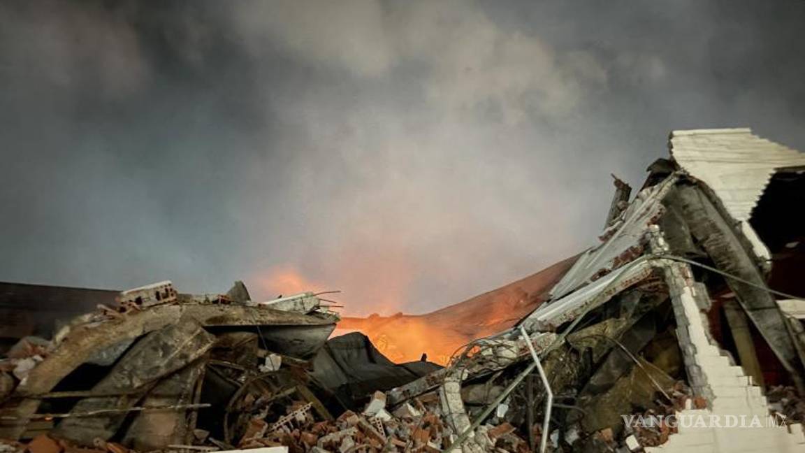 $!Tras varios minutos de combate, las llamas finalmente fueron sofocadas.