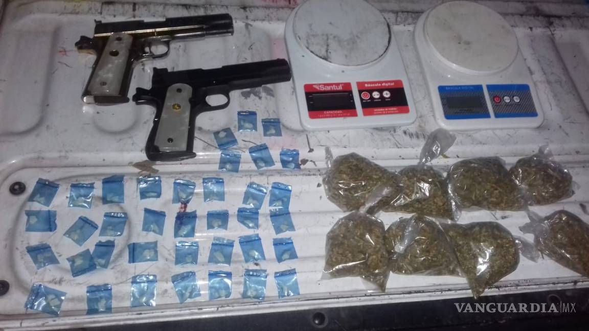 $!Detienen a seis por narcomenudeo y posesión de armas en Apodaca, Nuevo León
