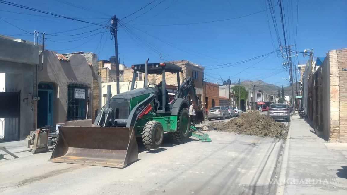 Desazolvan calle Melchor Múzquiz en la Zona Centro de Saltillo