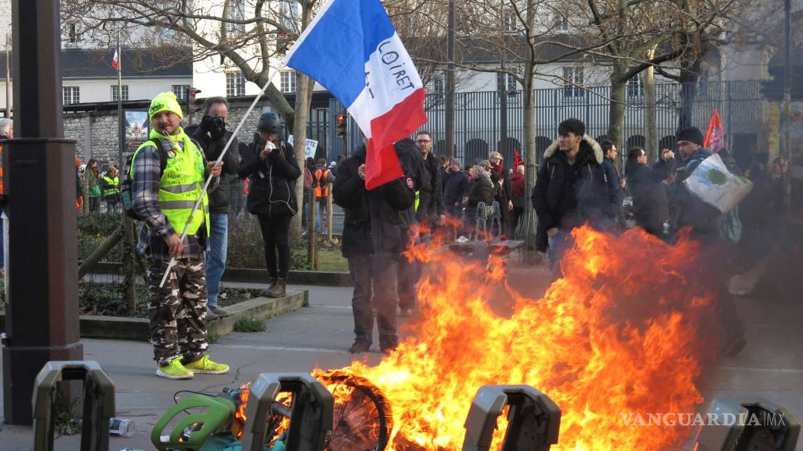 Aumenta violencia en protestas de Francia, arrestan a 37 manifestantes