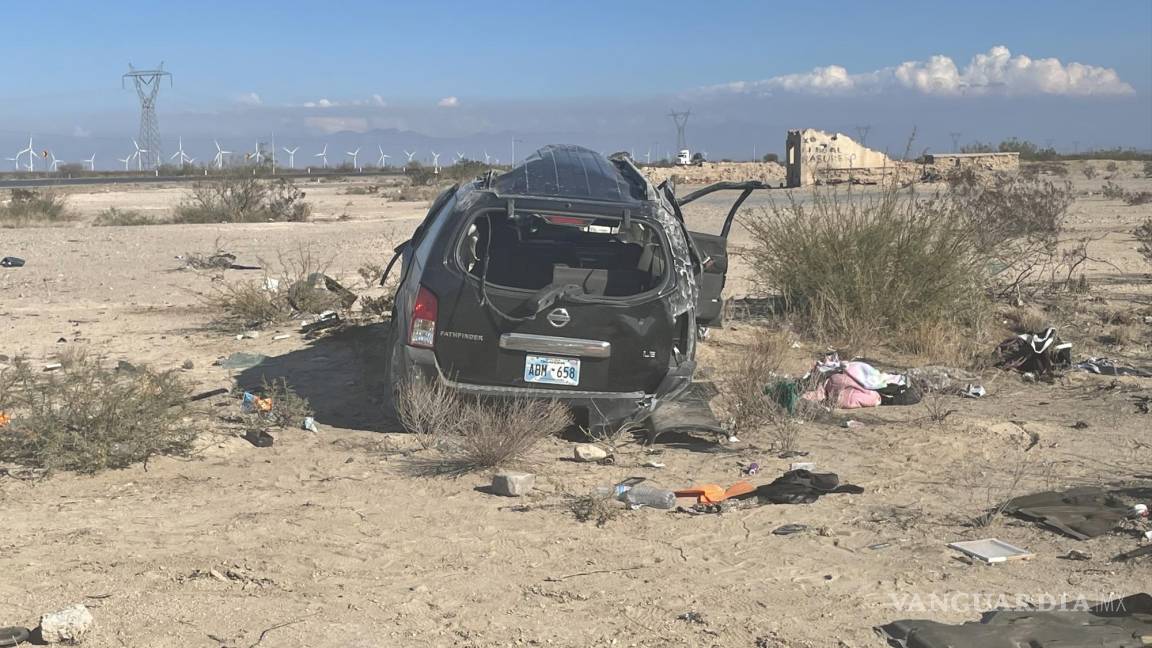 Familia de Oklahoma sufre volcadura en carretera Saltillo-Torreón; fallece joven de 18 años