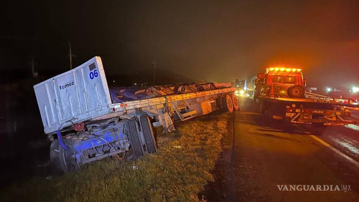 $!Una de las plataformas se desprendió tras el impacto.