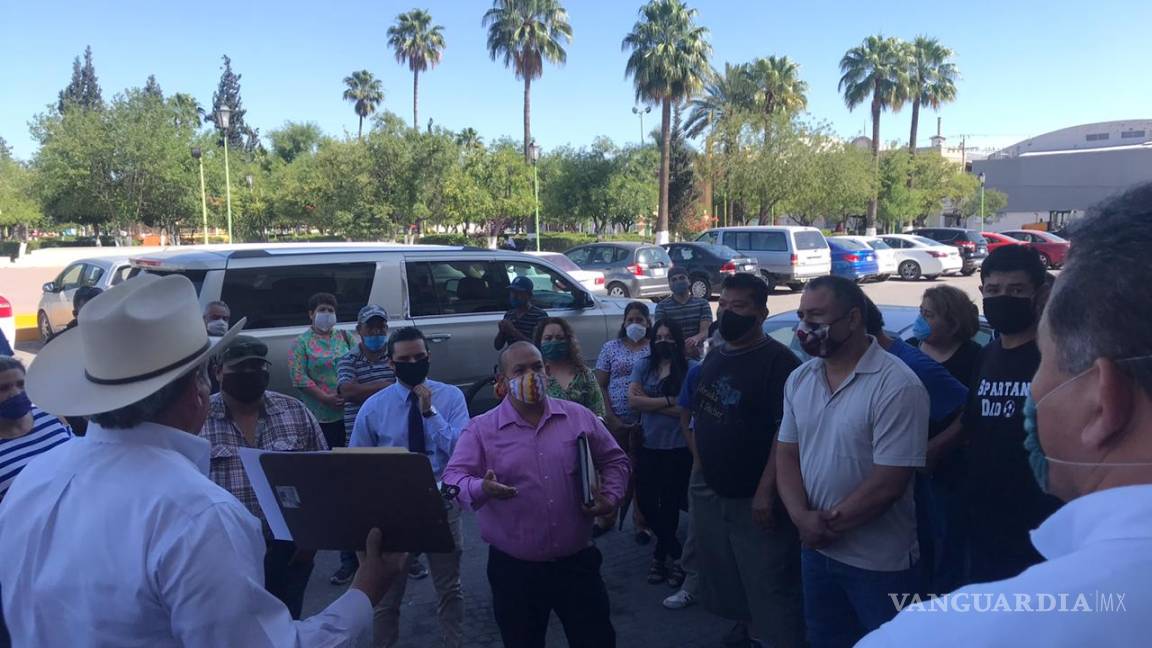 Comerciantes de Frontera, Coahuila, se manifiestan ante el Ayuntamiento; piden reapuertura de sus negocios