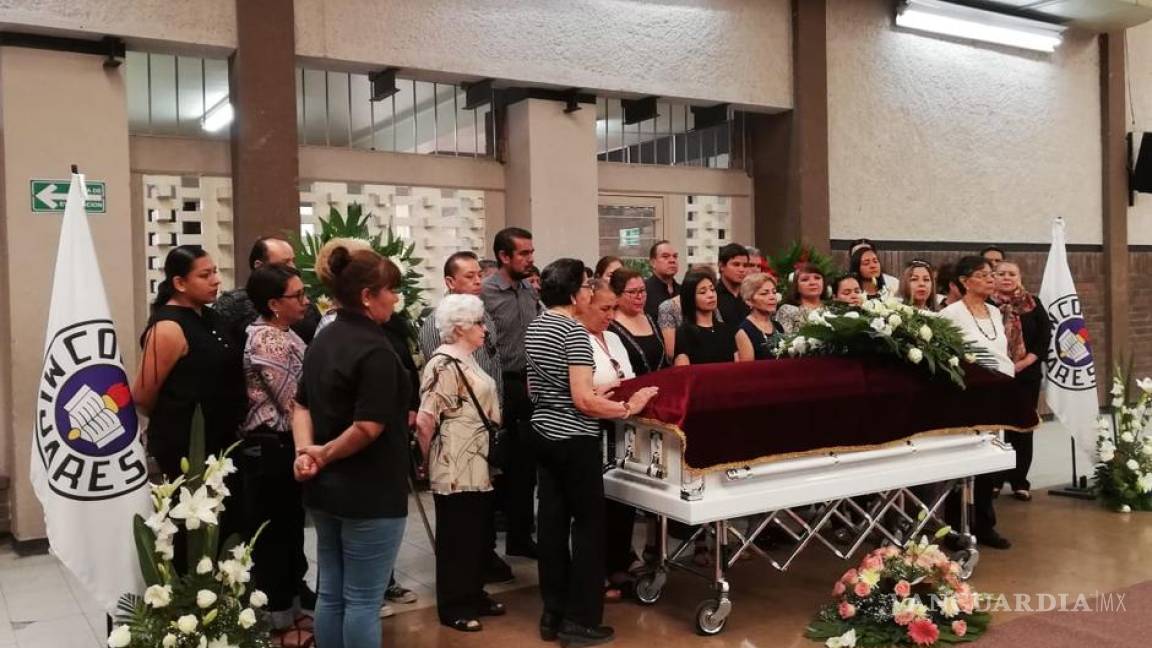 Con homenaje despiden en Torreón a la maestra Myriam Chiw Mijares