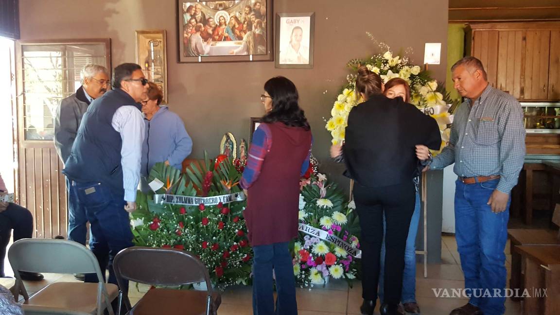 $!Familia, amigos y pobladores de Juárez, Coahuila, despiden a la alcaldesa Olga Gabriela Kobel