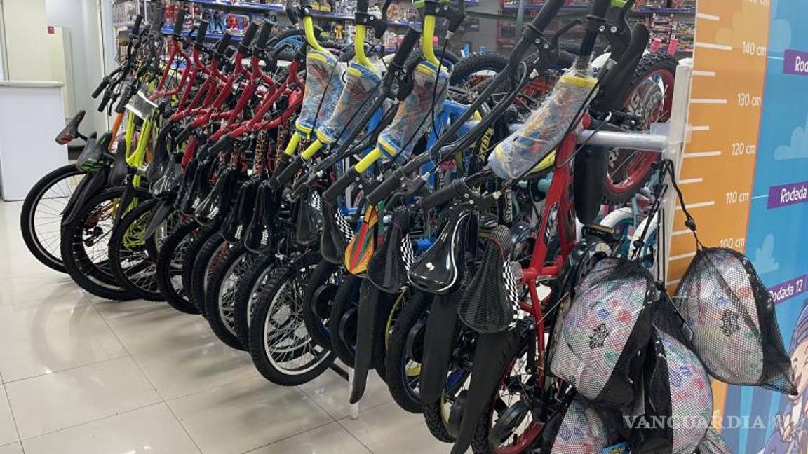 $!Las casitas de muñecas, videojuegos y bicicletas los juguetes más costosos y solicitados.