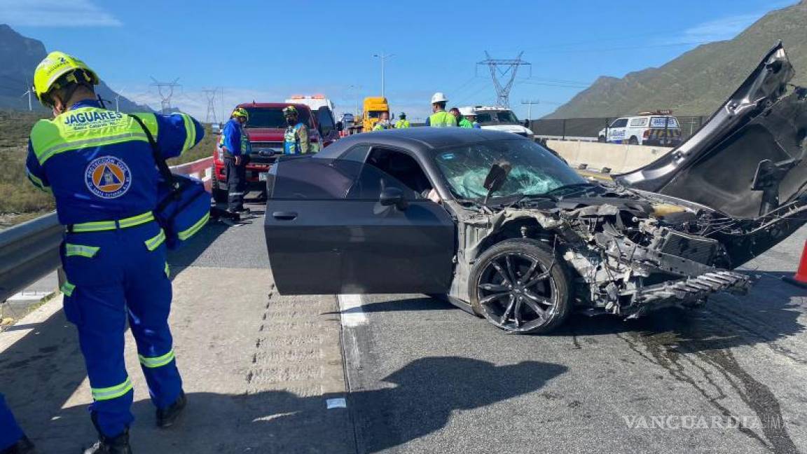 Choque múltiple provoca el cierre temporal de la Saltillo-Monterrey