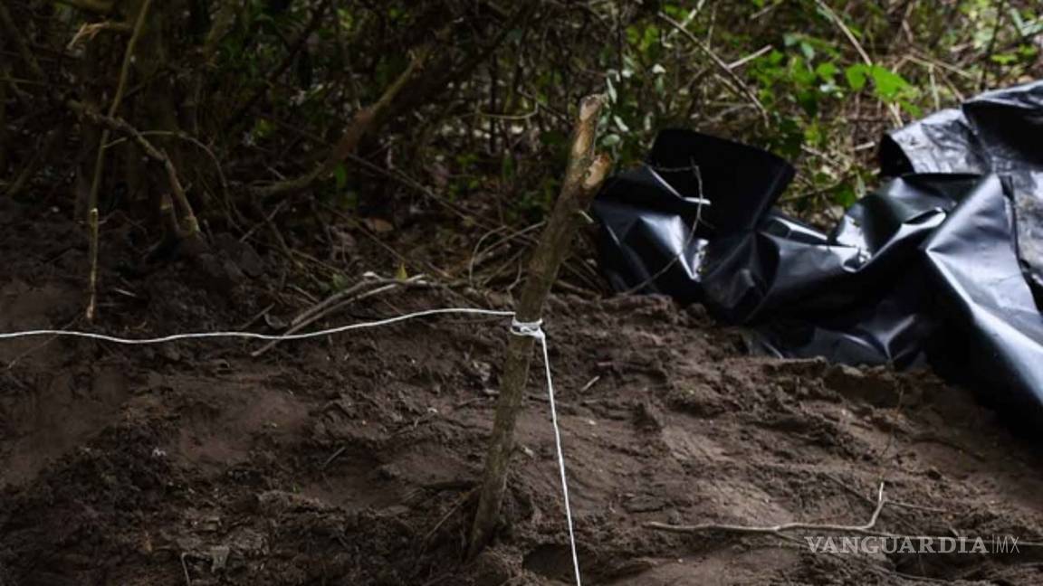 Hallan 19 cuerpos en 11 fosas clandestinas en Colima