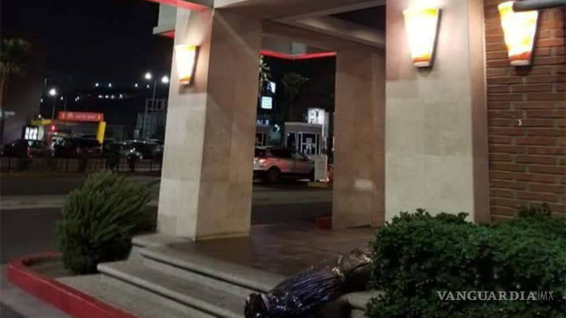 'Adorno’ de Halloween en restaurante provoca indignación en Tijuana