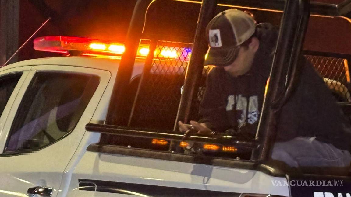 $!El conductor responsable fue detenido por elementos de Tránsito Municipal tras provocar el aparatoso accidente en el Periférico.