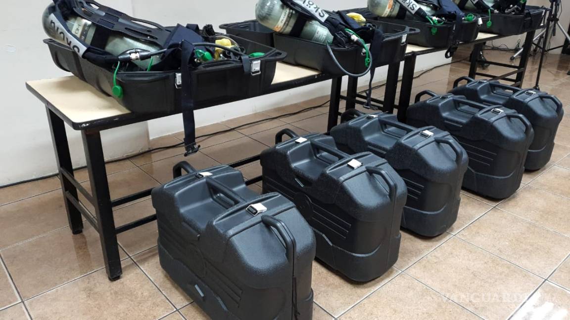 $!Entregan equipos de respiración autocontenida al Departamento de Bomberos en Piedras Negras