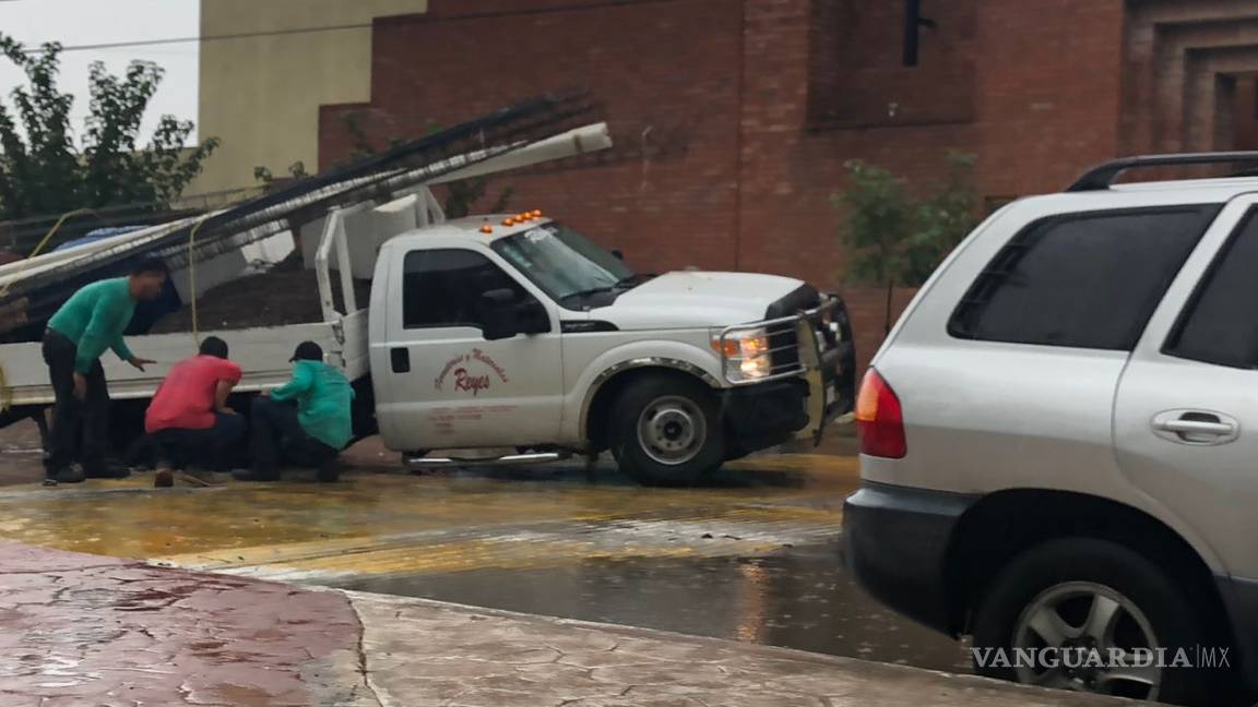 $!Refuerza Simas Torreón trabajos en puntos afectados por lluvias