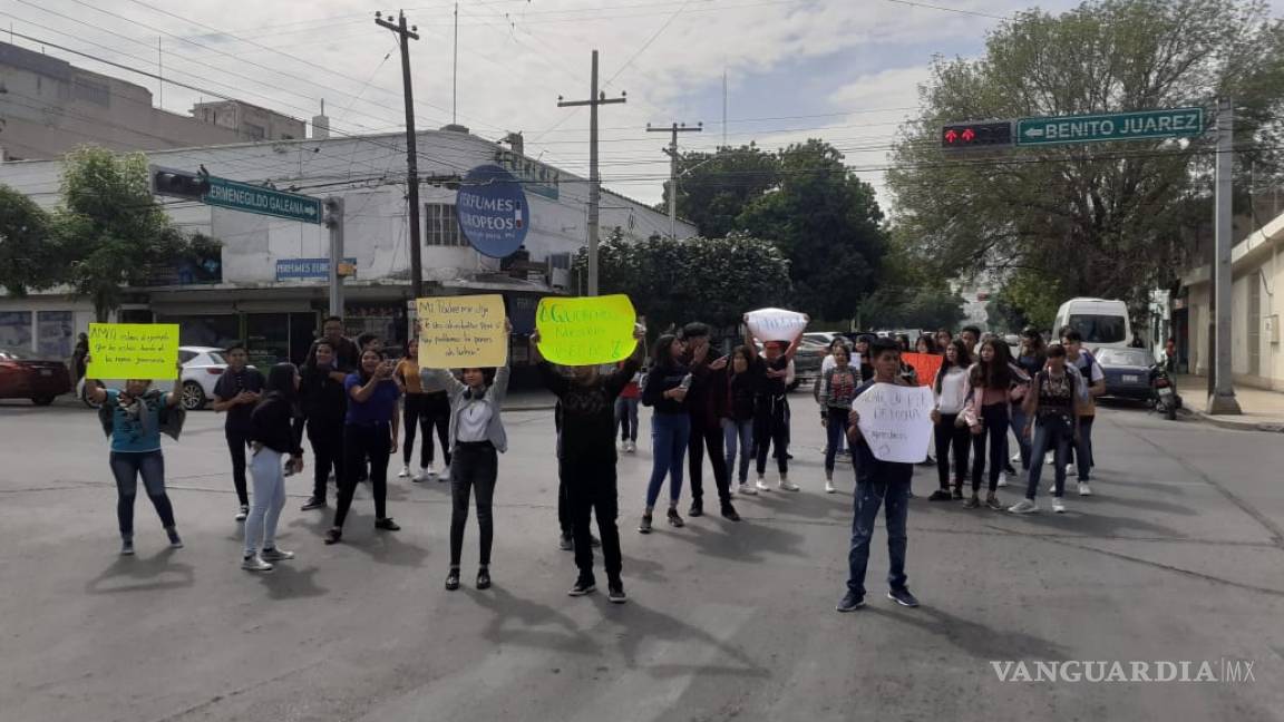 Siguen sin recibir beca estudiantes del Movimiento Antorchista de Torreón