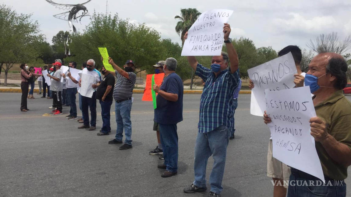 Con cierre de avenidas en Monclova piden a AHMSA paguen sus finiquitos
